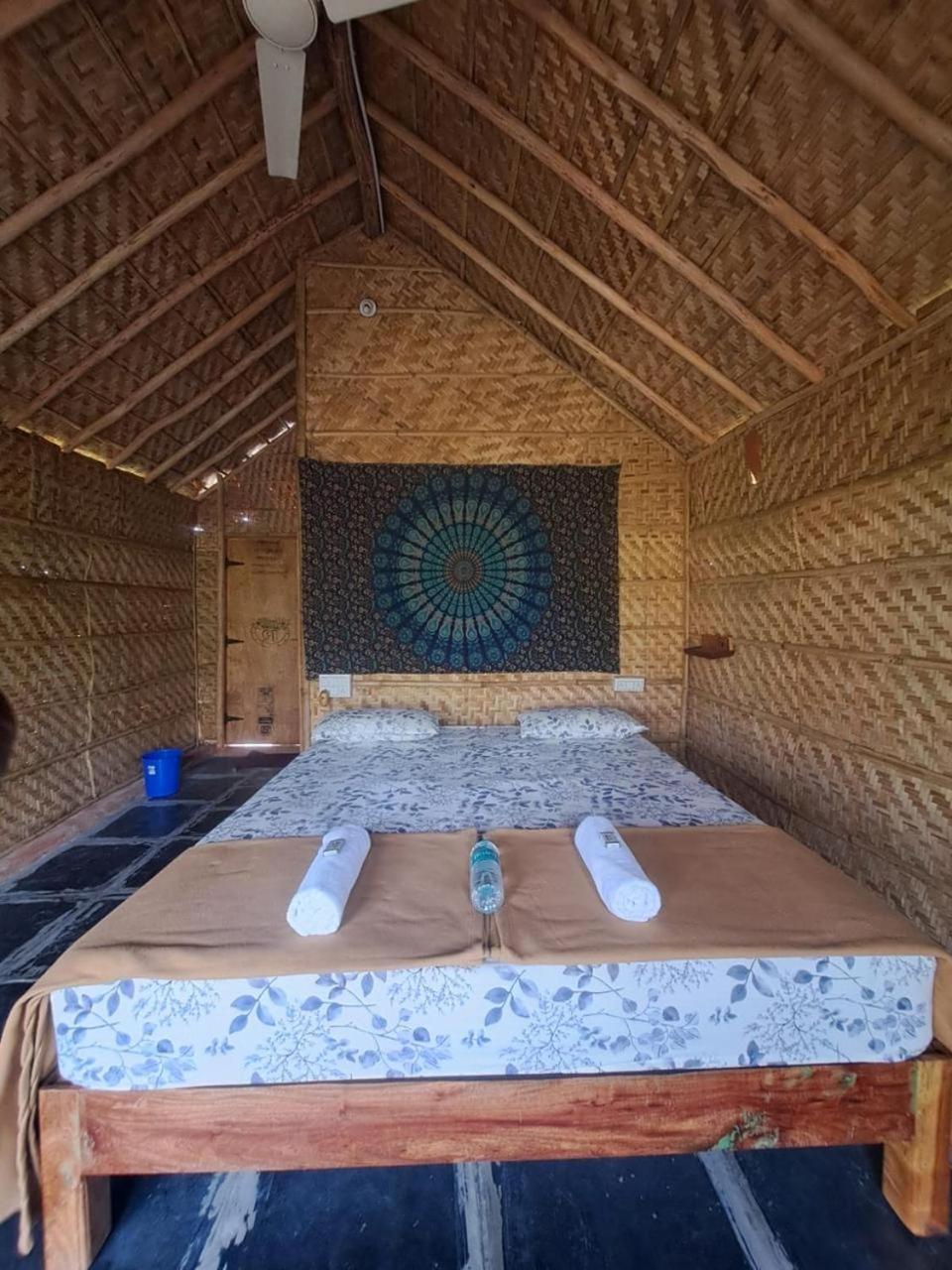 Hampi Rasta Cafe Hotel Exterior photo